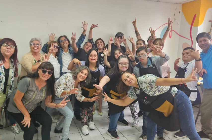 Directora Nacional (s) visita taller de inclusión laboral de personas con discapacidad en Iquique